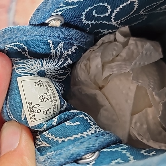 VANS LOWTOP SHOES, WOMEN'S SIZE 6 GUC - Picture 10 of 11